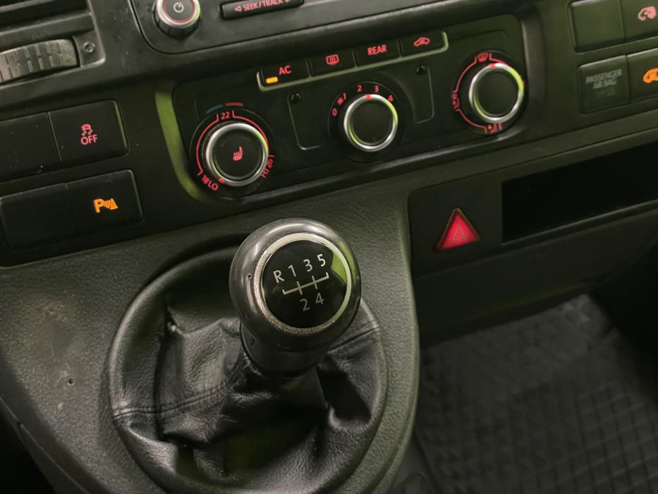 Volkswagen Caravelle 2011