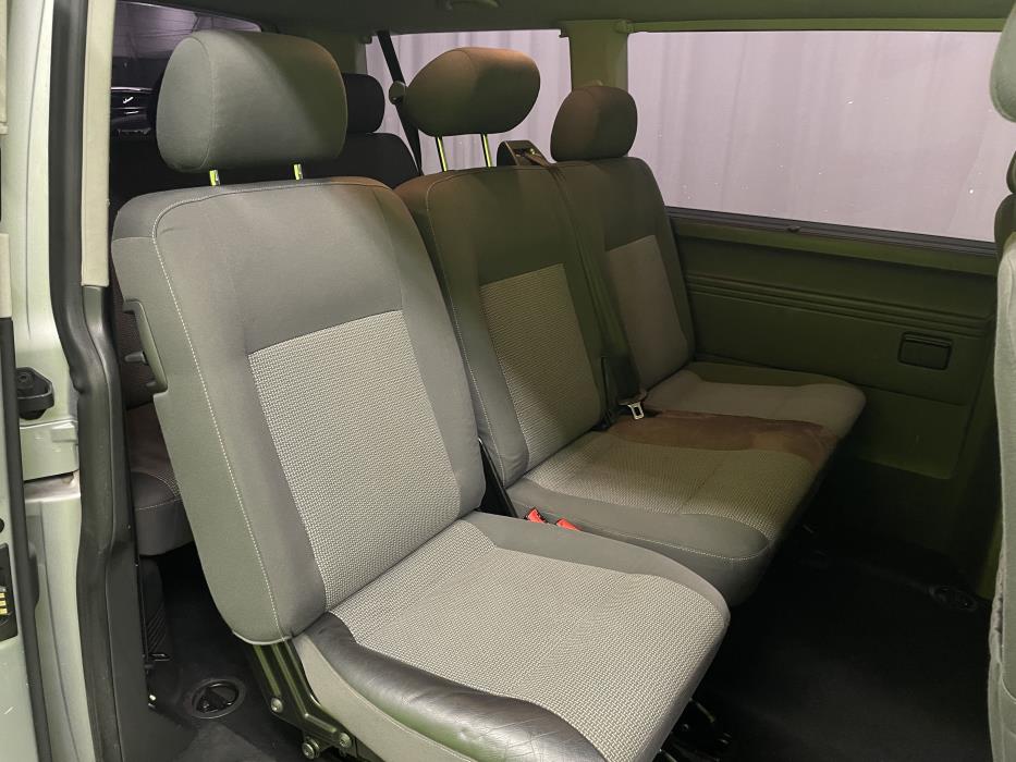 Volkswagen Caravelle 2011