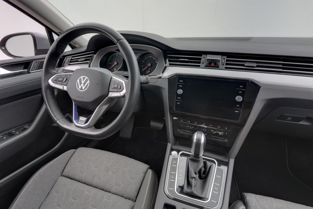 Volkswagen Passat 2023