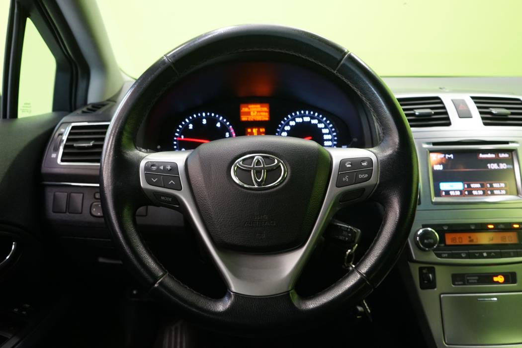 Toyota Avensis 2013