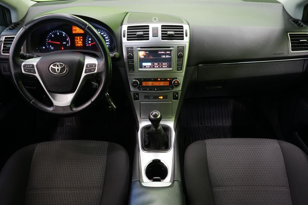 Toyota Avensis 2013