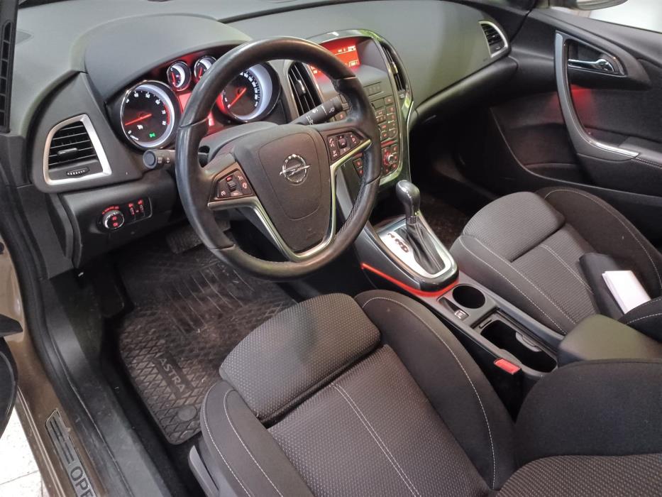 Opel Astra 2013