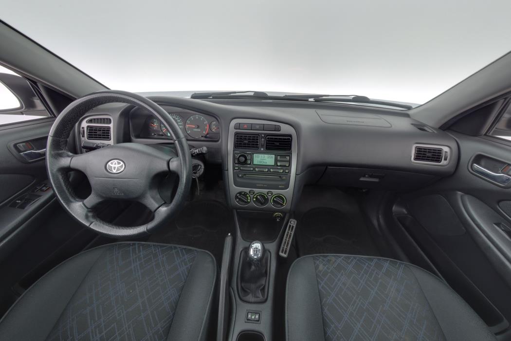 Toyota Avensis 2002