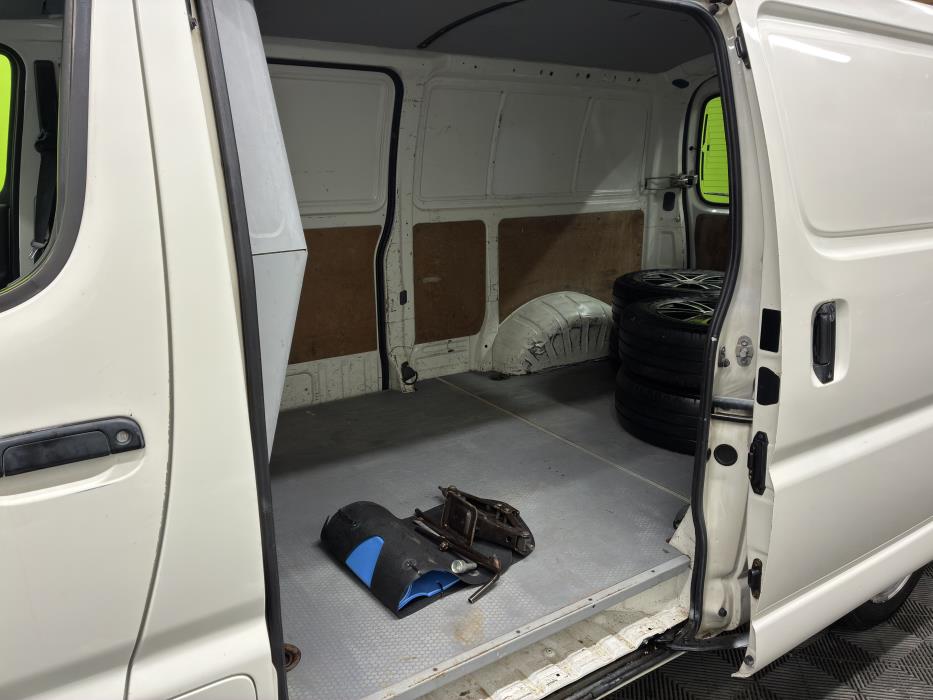Toyota Hiace 2010