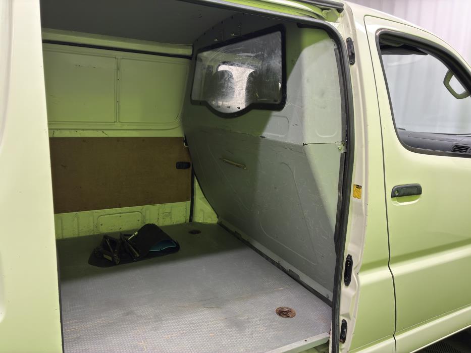Toyota Hiace 2010