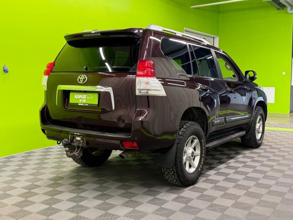Toyota Land Cruiser 2011