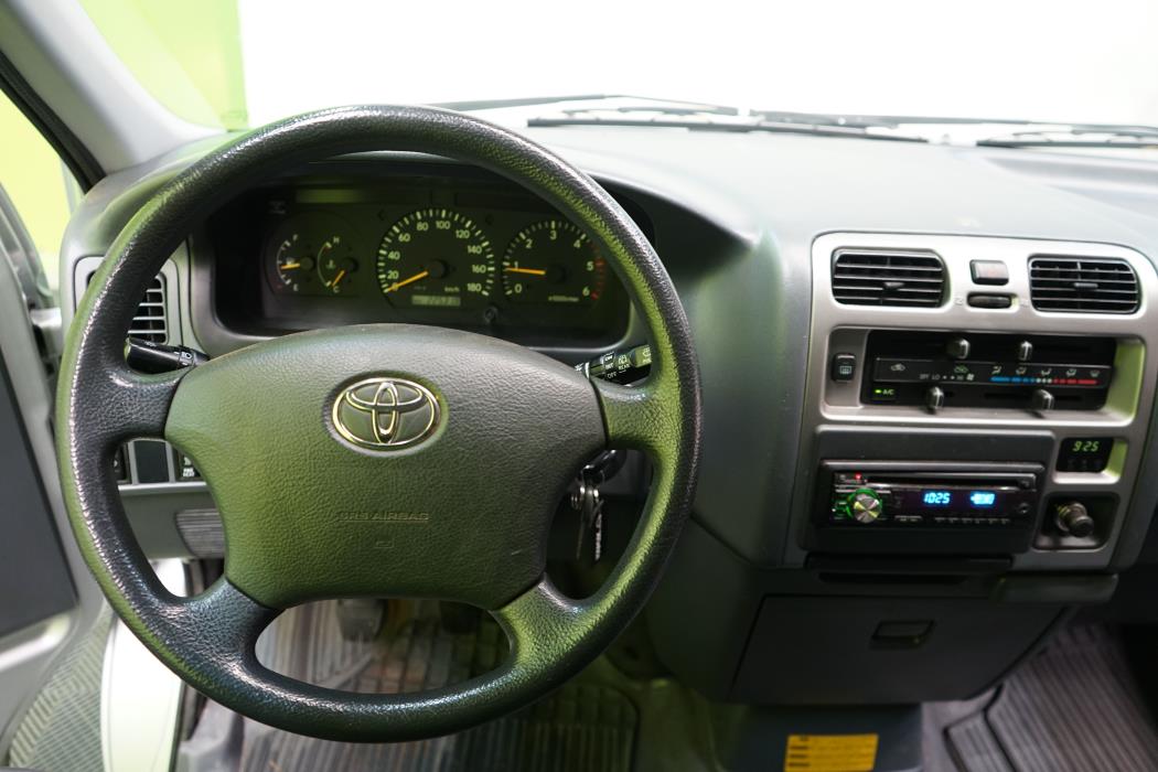 Toyota Hiace 2009