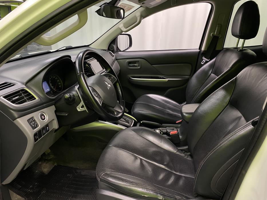 Mitsubishi L200 2016