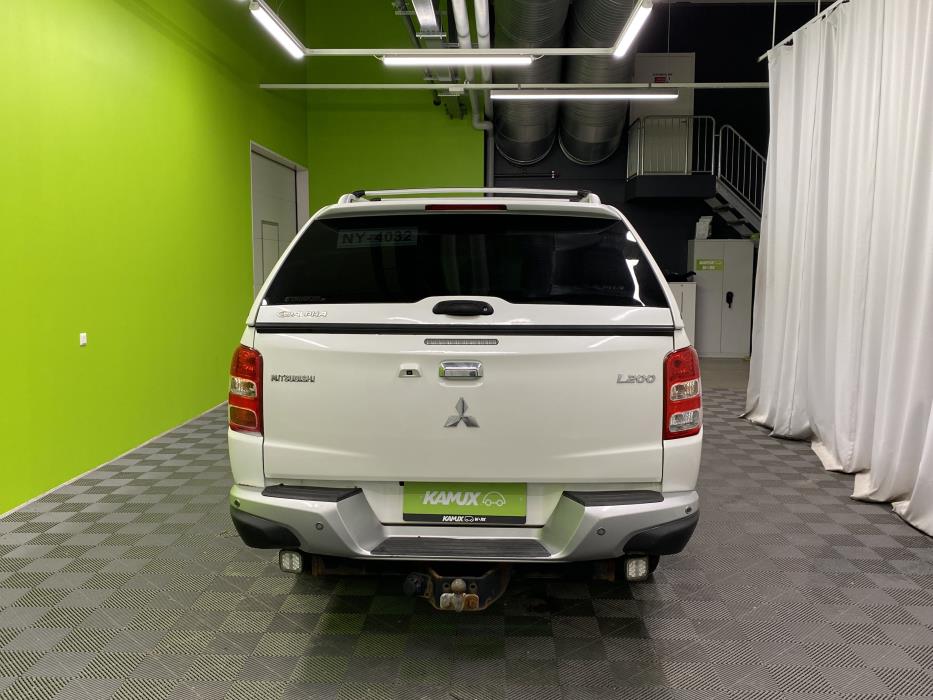 Mitsubishi L200 2016