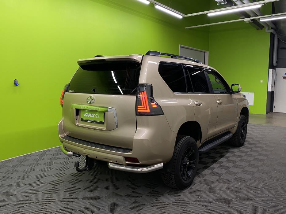 Toyota Land Cruiser 2010