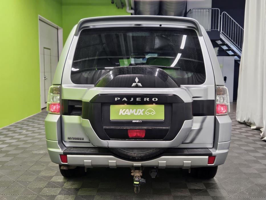 Mitsubishi Pajero 2015