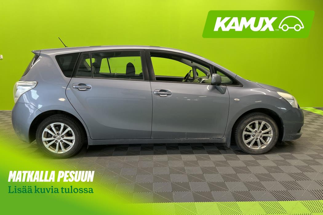 Toyota Verso 2011