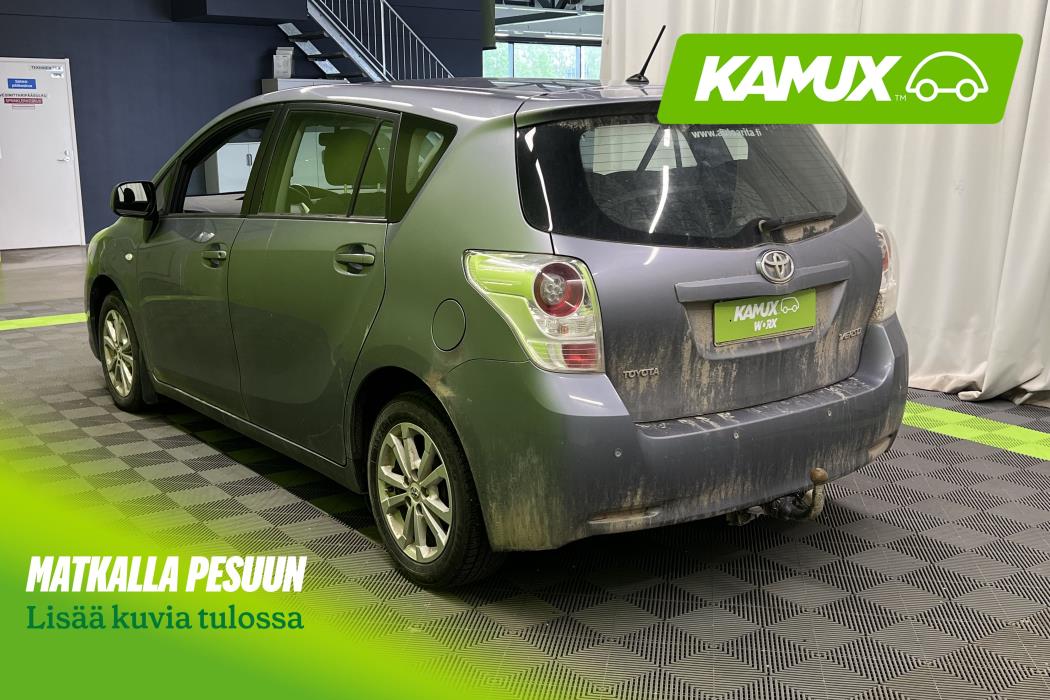 Toyota Verso 2011