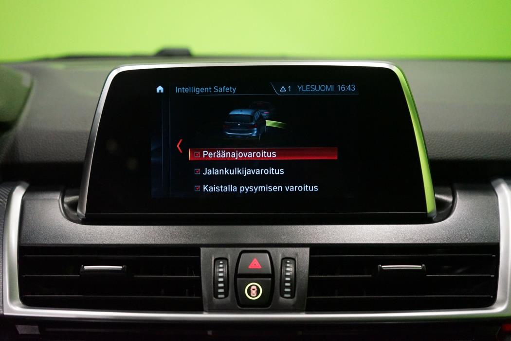 BMW 218 2022