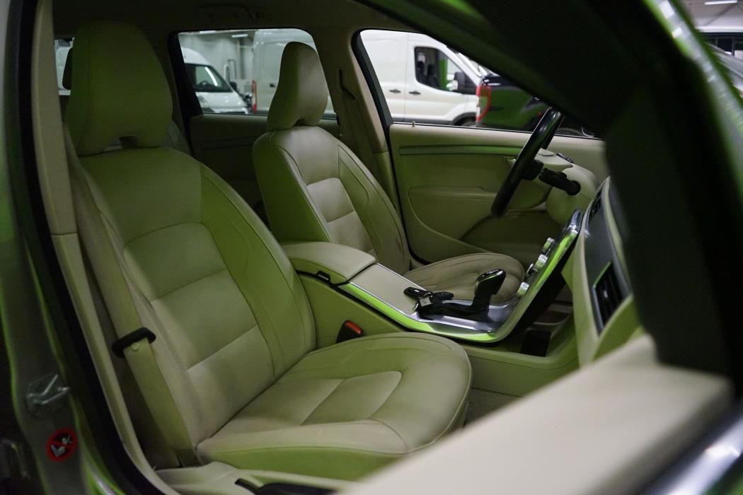 Volvo V70 2016