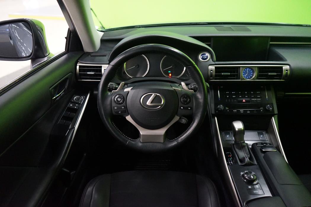 Lexus IS 2013