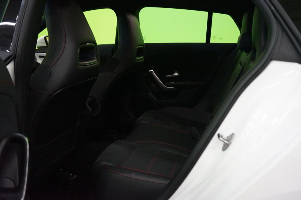 Mercedes-Benz CLA 2023