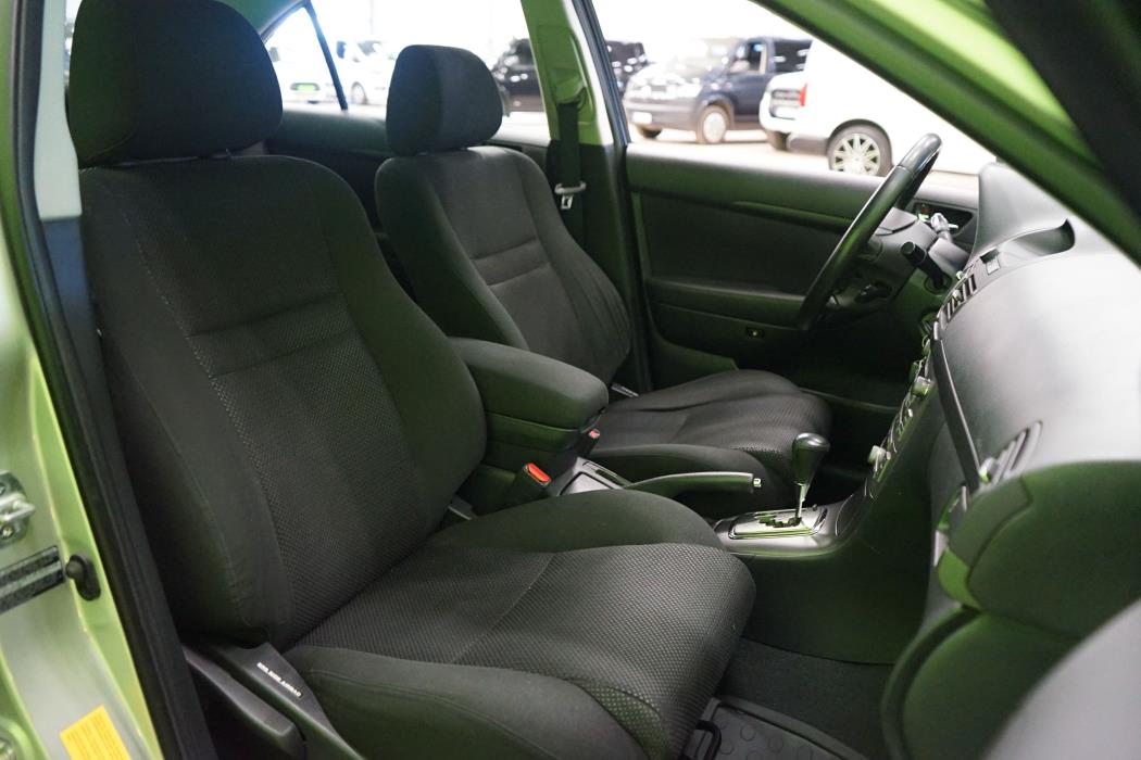 Toyota Avensis 2004