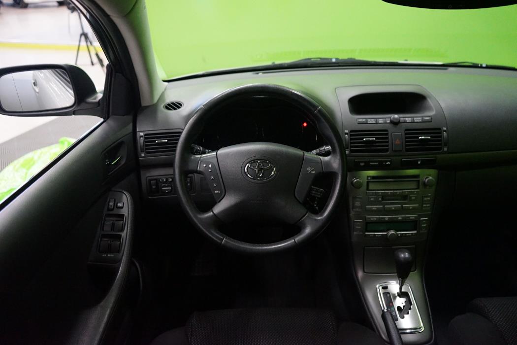 Toyota Avensis 2004