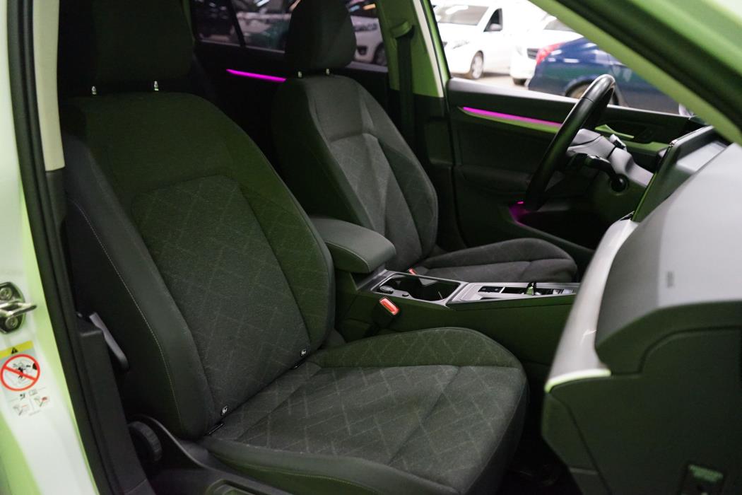 Volkswagen Golf 2021