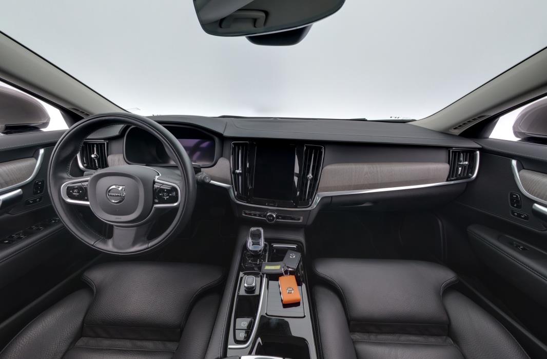 Volvo V90 2022