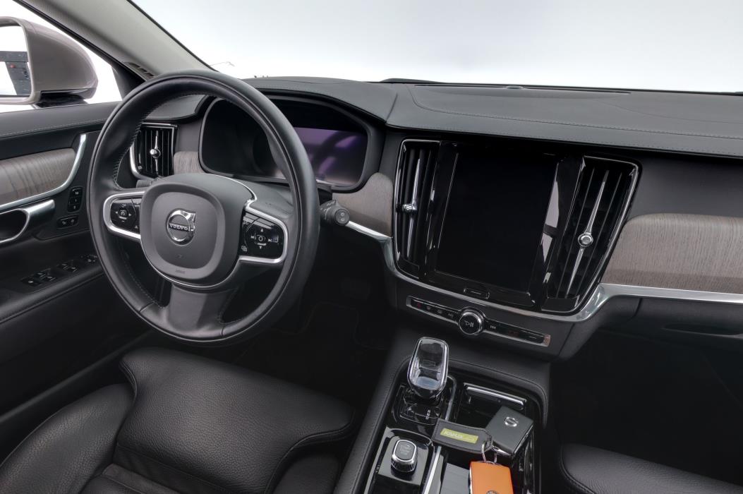 Volvo V90 2022