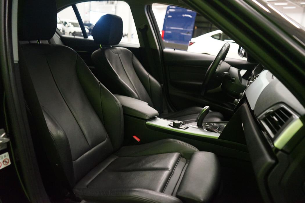 BMW 318 2017