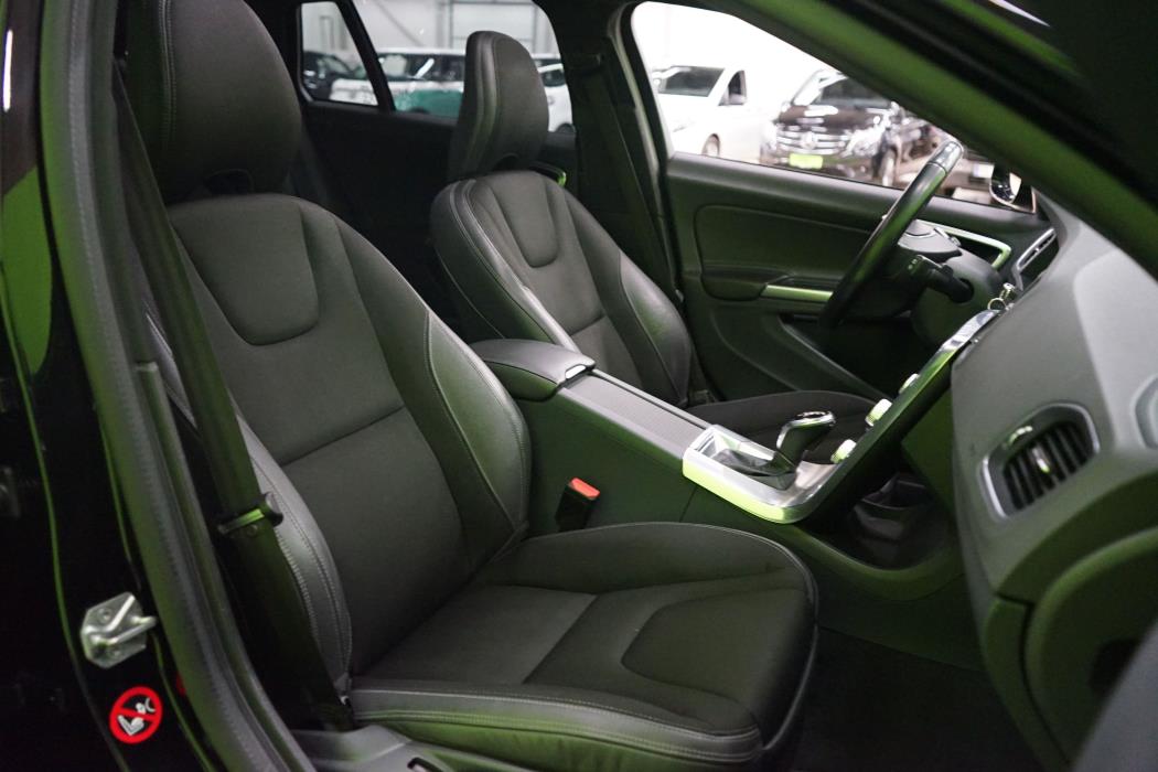 Volvo V60 Cross Country 2016