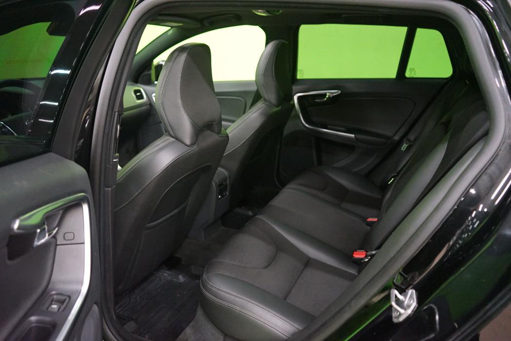 Volvo V60 Cross Country 2016