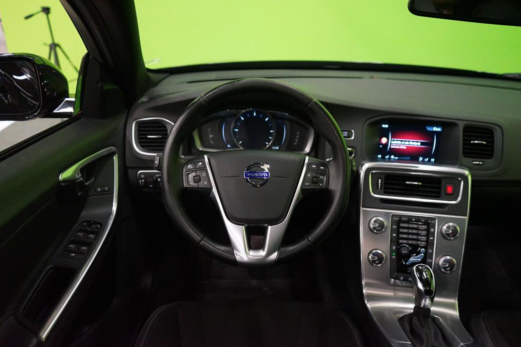 Volvo V60 Cross Country 2016