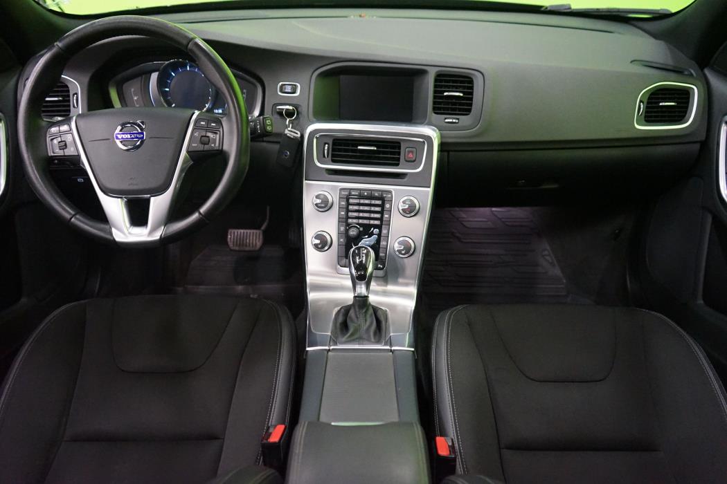 Volvo V60 Cross Country 2016