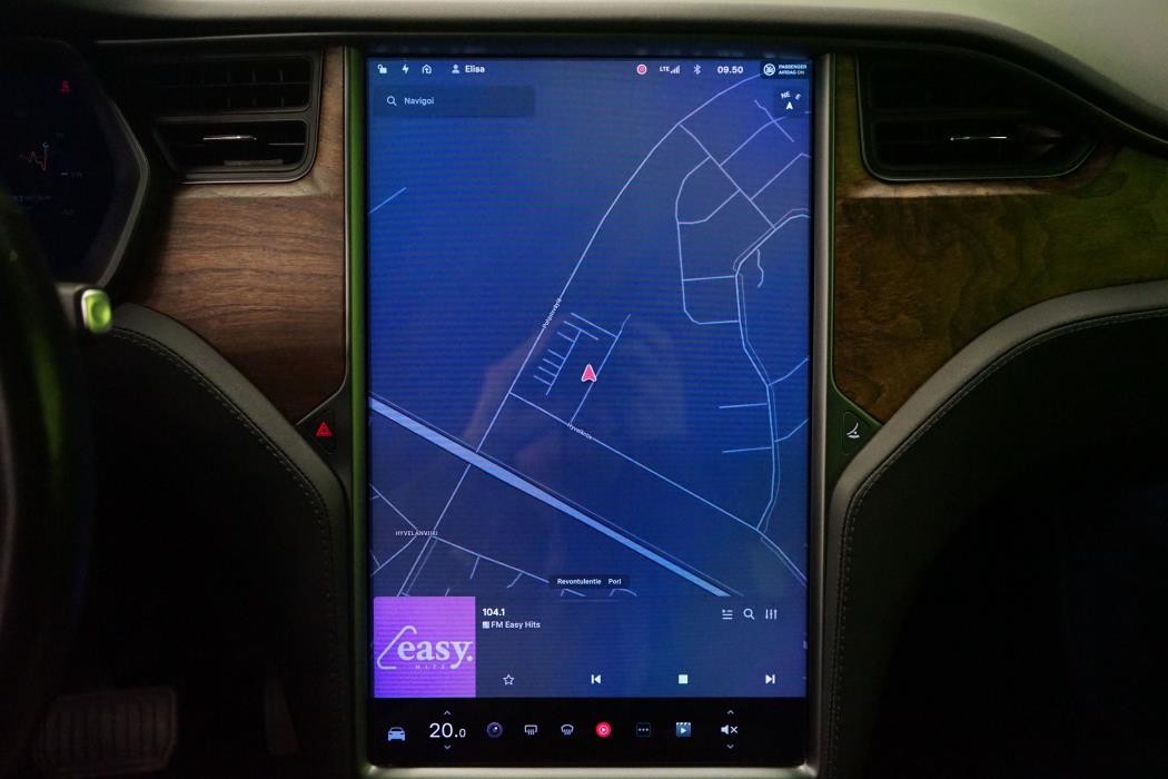 Tesla Model X 2020