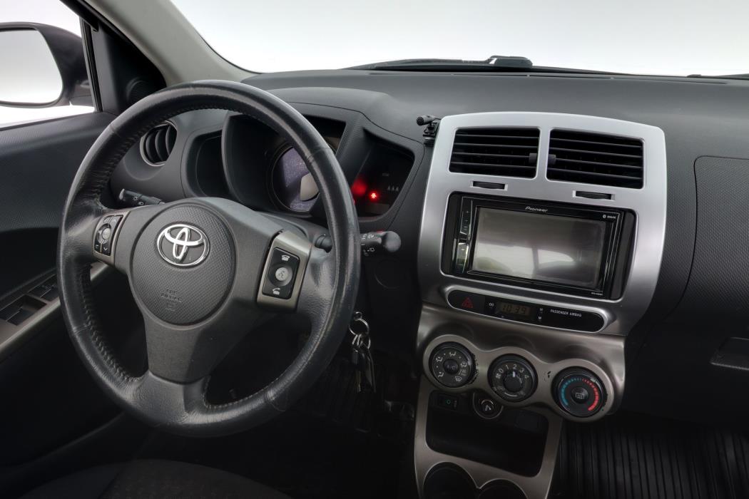 Toyota Urban Cruiser 2011