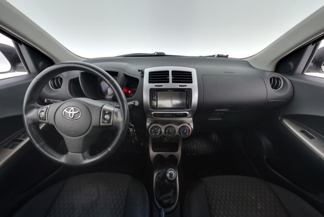 Toyota Urban Cruiser 2011