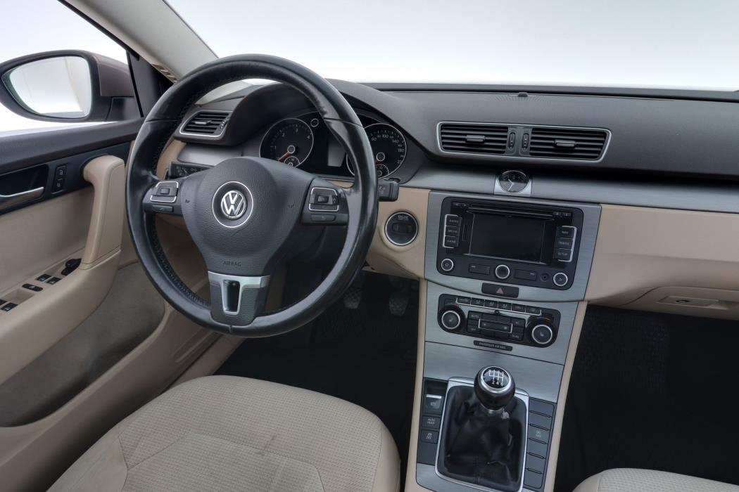 Volkswagen Passat 2011