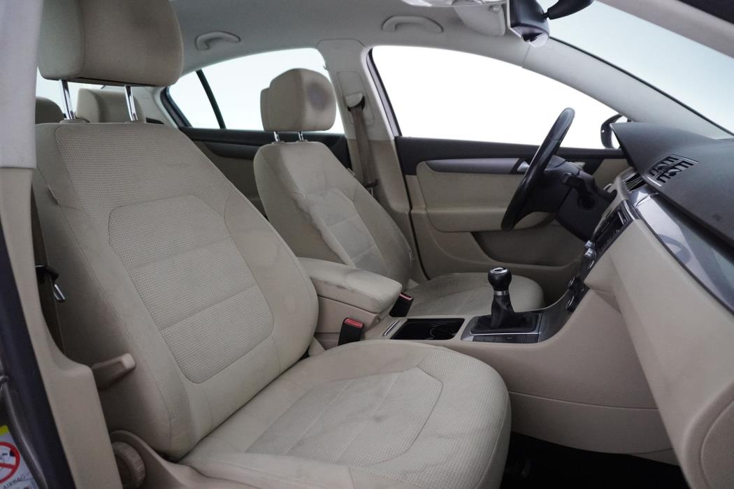 Volkswagen Passat 2011