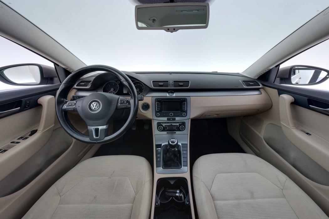 Volkswagen Passat 2011