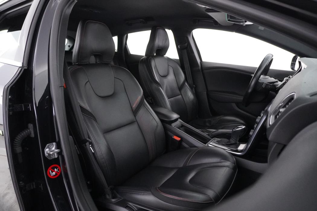 Volvo V40 2015