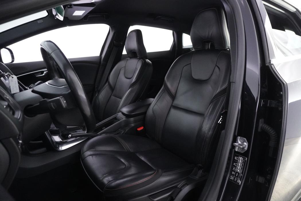 Volvo V40 2015