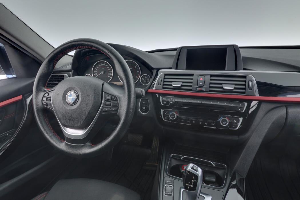 BMW 320 2017
