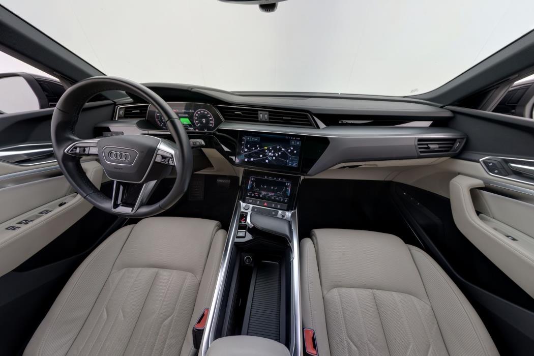 Audi e-tron 2023