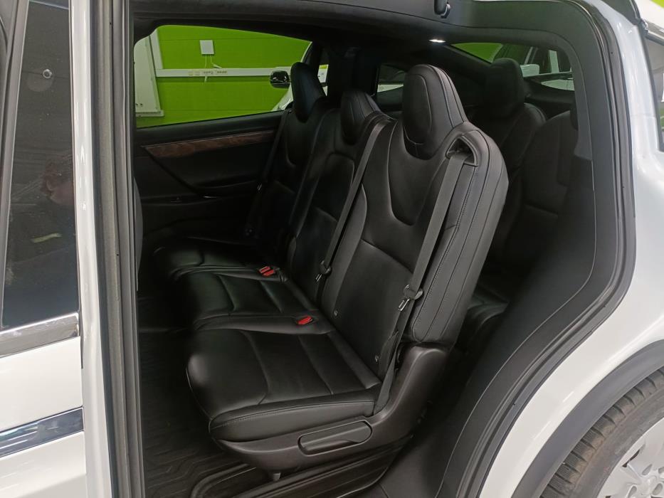 Tesla Model X 2020