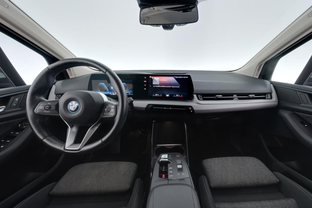 BMW 225 2023