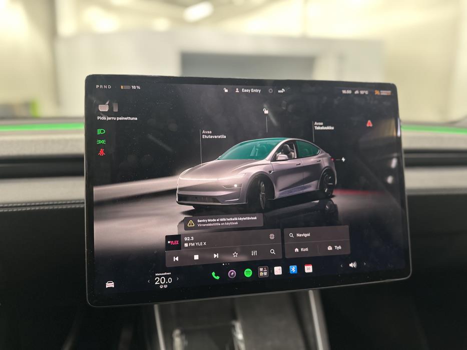 Tesla Model Y 2025