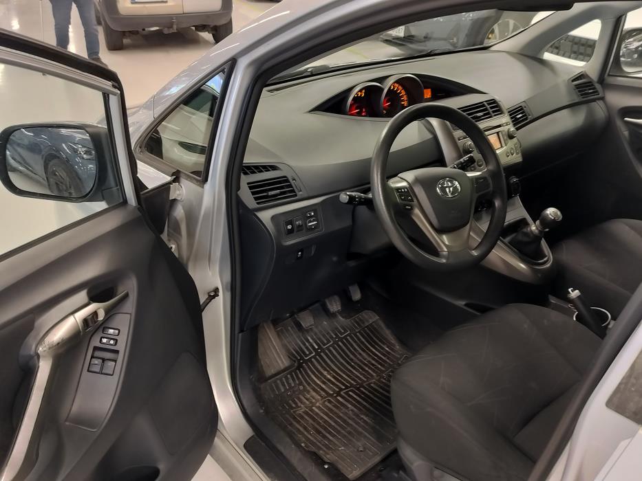 Toyota Verso 2010