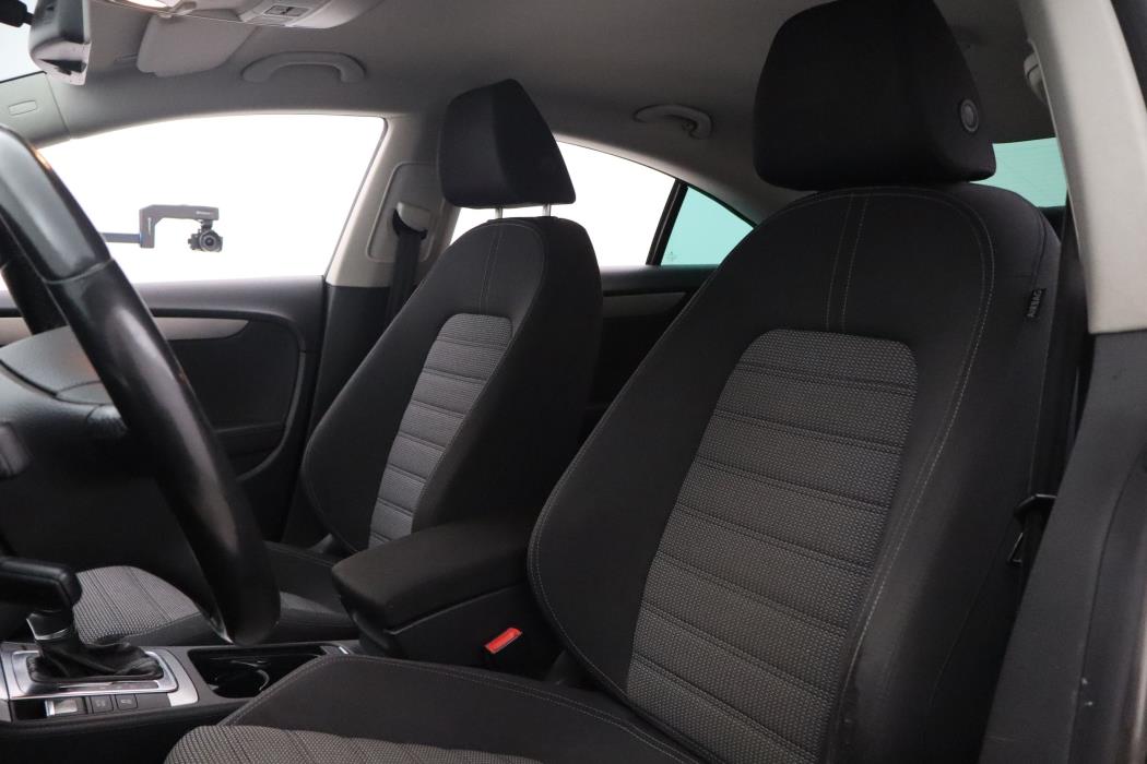 Volkswagen Passat CC 2011