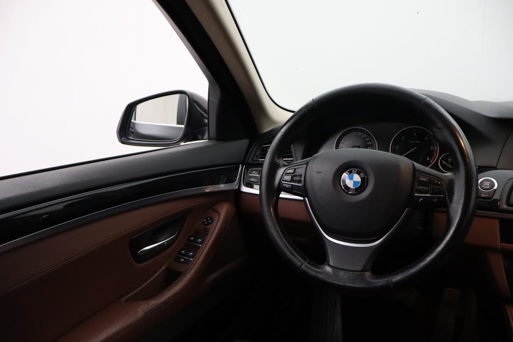 BMW 520 2015