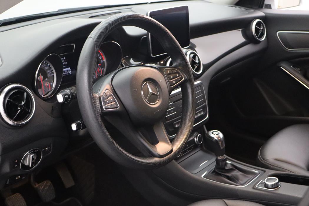 Mercedes-Benz CLA 2015