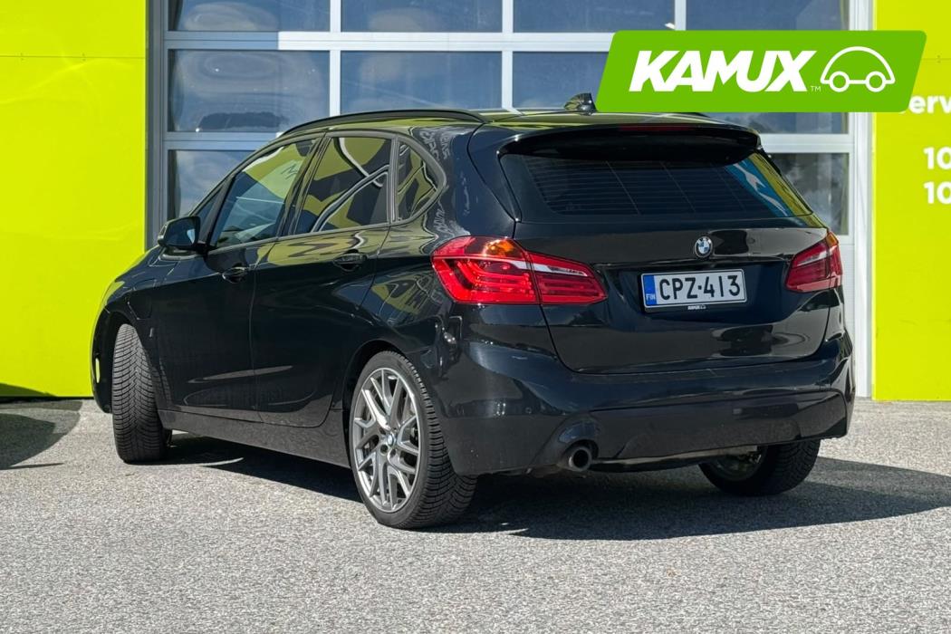 BMW 225 2019