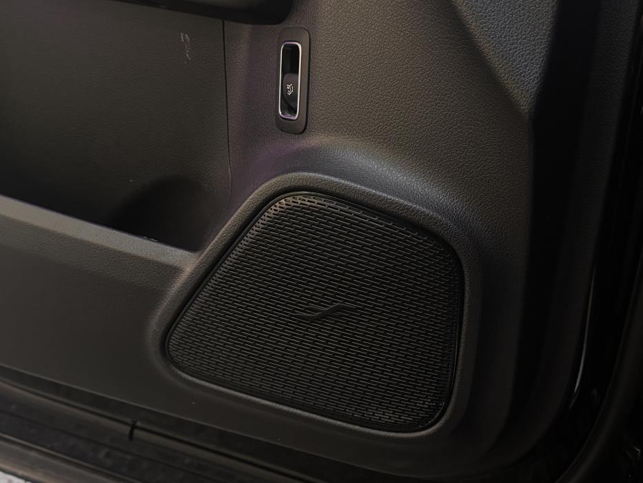 Mercedes-Benz EQB 2023